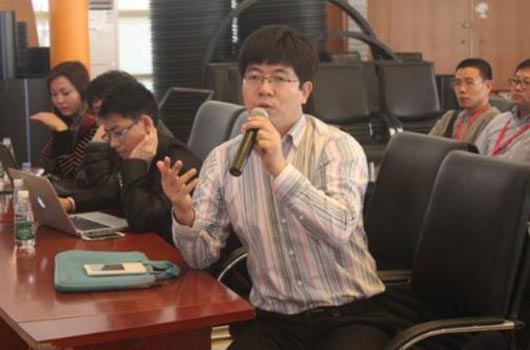 與評委進行技術交流