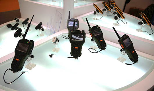 MT200移動智能終端